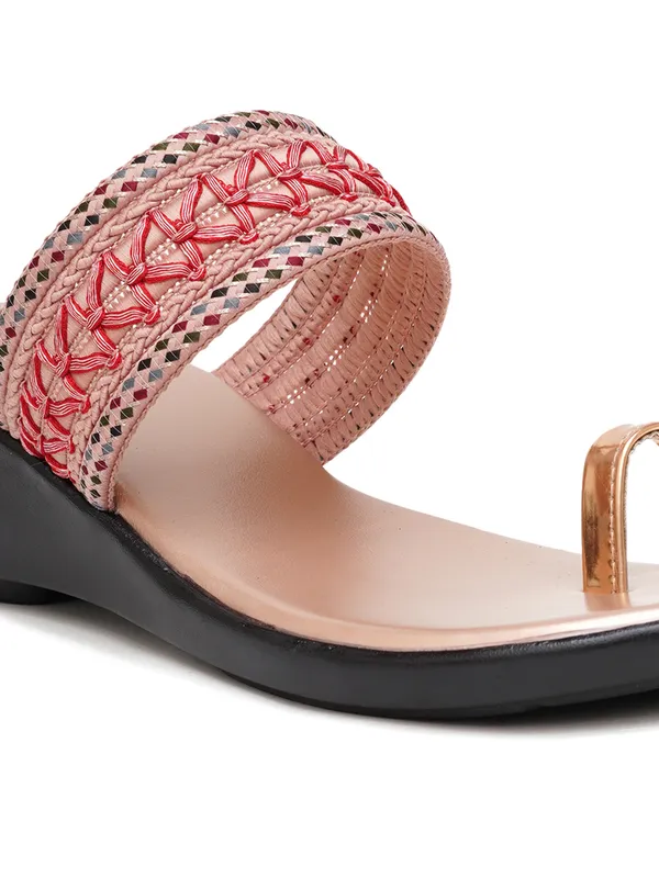 Embellished_Ethnic_Angutha_Wedge_Heels_(Rgold)