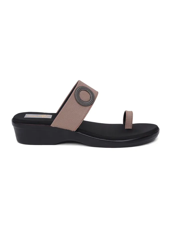 Angutha_Strap_Casual_Wedge_Slippers_(Brown)
