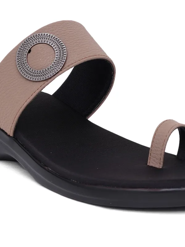 Angutha_Strap_Casual_Wedge_Slippers_(Brown)