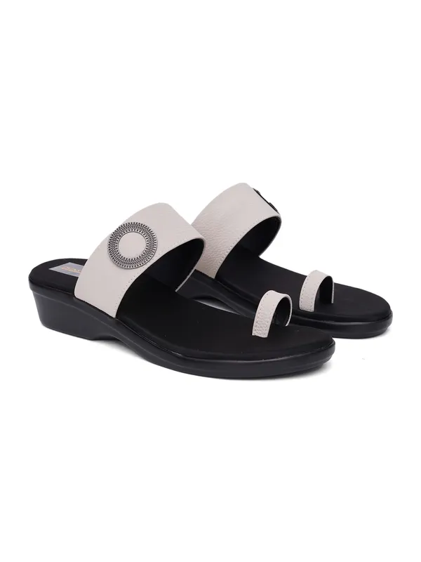 Angutha_Strap_Casual_Wedge_Slippers_(Cream)