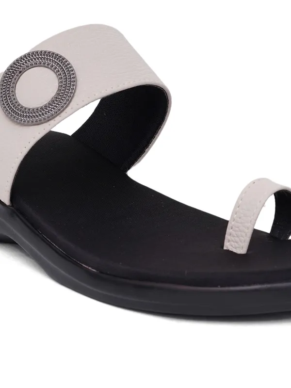 Angutha_Strap_Casual_Wedge_Slippers_(Cream)