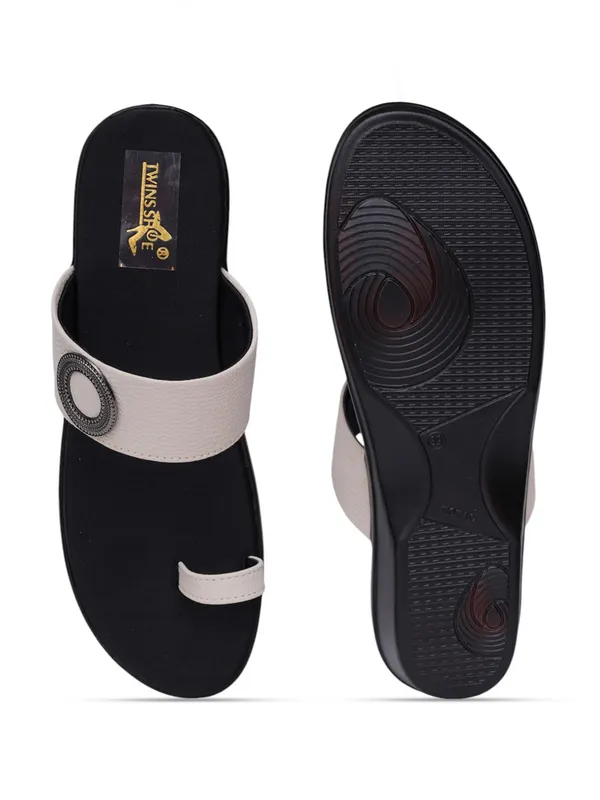 Angutha_Strap_Casual_Wedge_Slippers_(Cream)