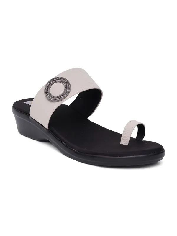 Angutha_Strap_Casual_Wedge_Slippers_(Cream)