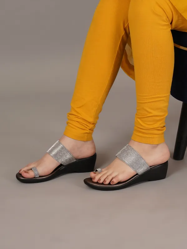 Printed_Strap_Angutha_Wedge_Heels_(Grey)
