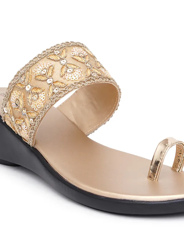 Embellished_Ethnic_Wedge_Heels_(Gold)