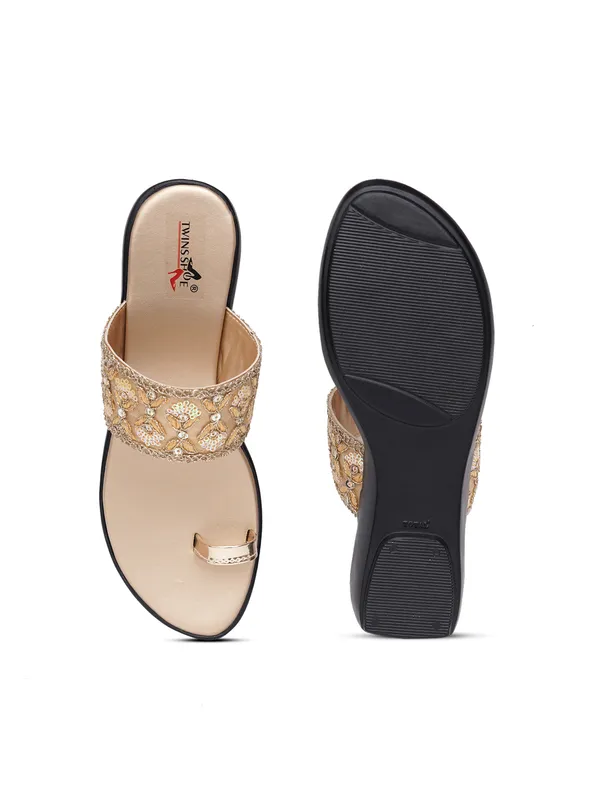 Embellished_Ethnic_Wedge_Heels_(Gold)