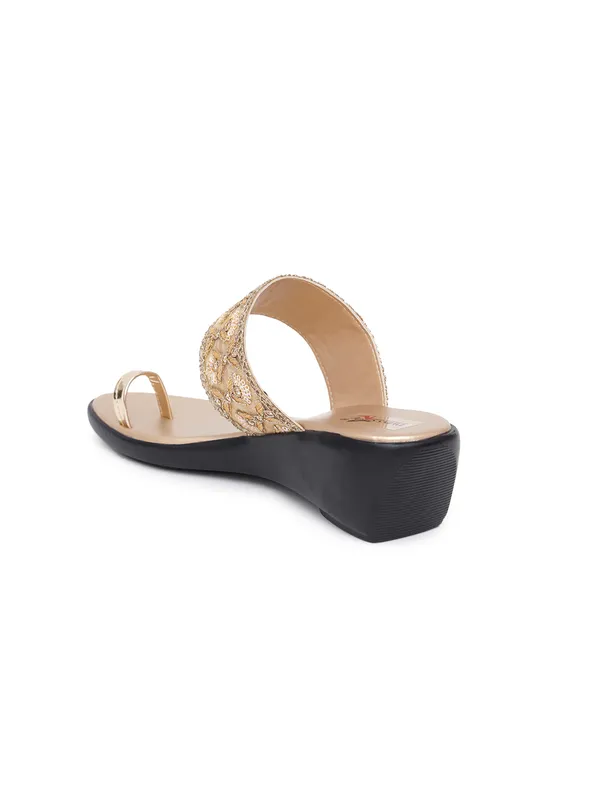 Embellished_Ethnic_Wedge_Heels_(Gold)