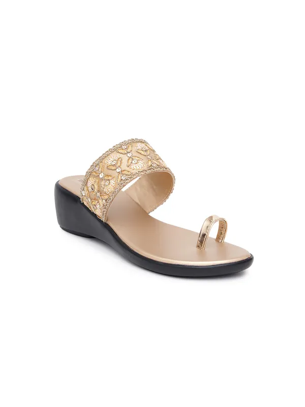 Embellished_Ethnic_Wedge_Heels_(Gold)