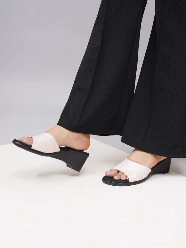 Platform_Heel_(__PEACH_)