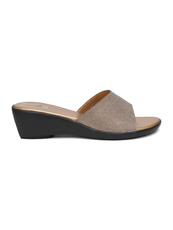 Shining_Strap_Wedge_Heels_(Antique)
