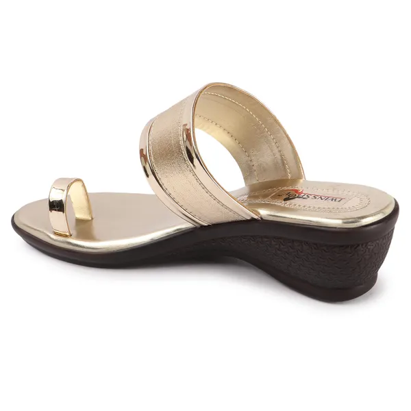 Embellished_Angutha_Wedge_Heels_(Gold)