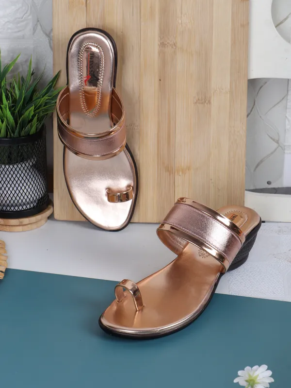 Embellished_Angutha_Wedge_Heels_(Rgold)