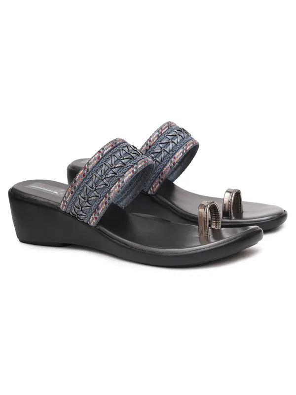 Embellished_Ethnic_Angutha_Wedge_Heels_(Grey)