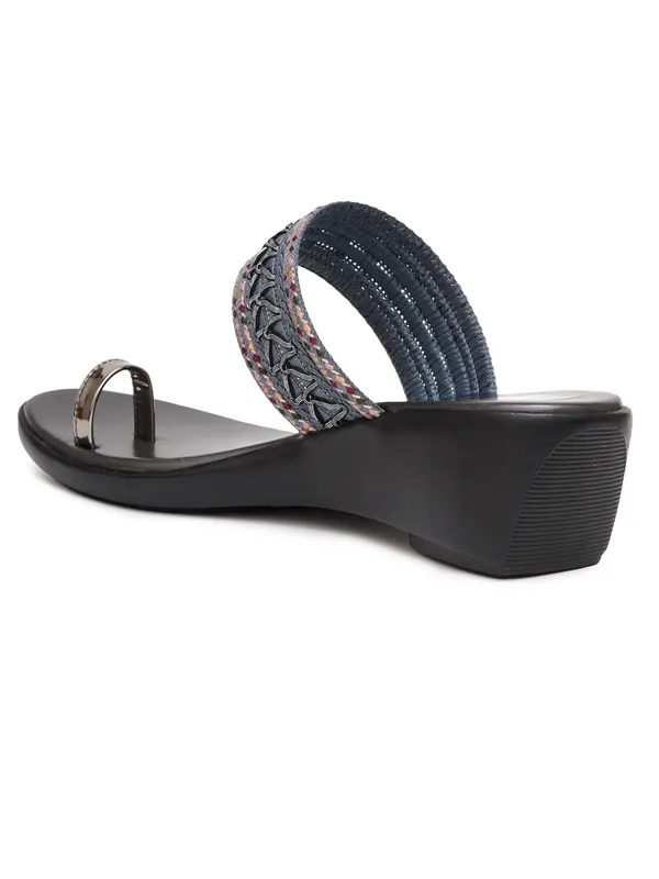 Embellished_Ethnic_Angutha_Wedge_Heels_(Grey)