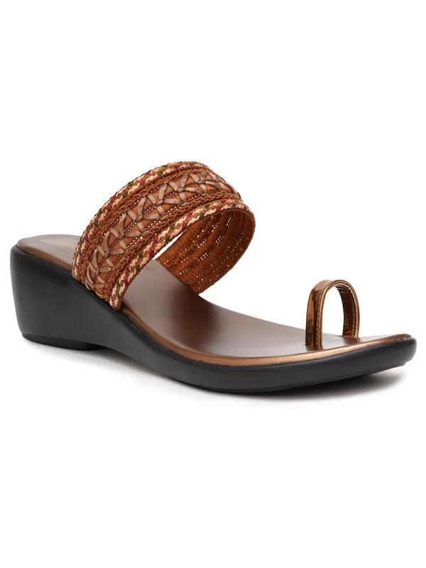 Embellished_Ethnic_Angutha_Wedge_Heels_(Antique)