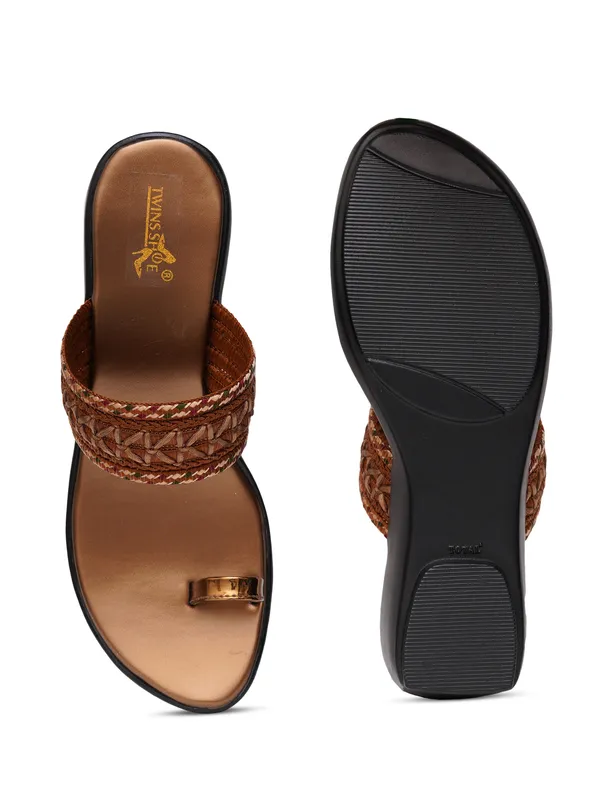 Embellished_Ethnic_Angutha_Wedge_Heels_(Antique)