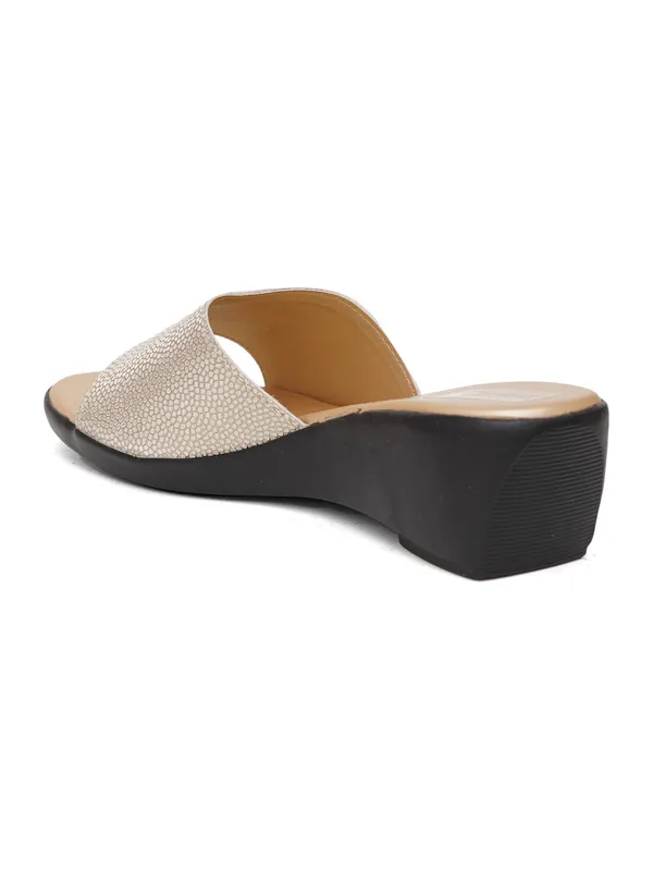 Shining_Strap_Wedge_Heels_(Gold)