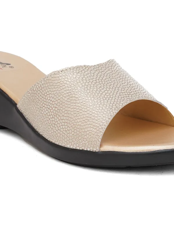 Shining_Strap_Wedge_Heels_(Gold)
