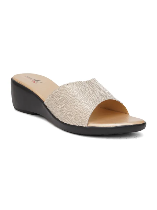 Shining_Strap_Wedge_Heels_(Gold)