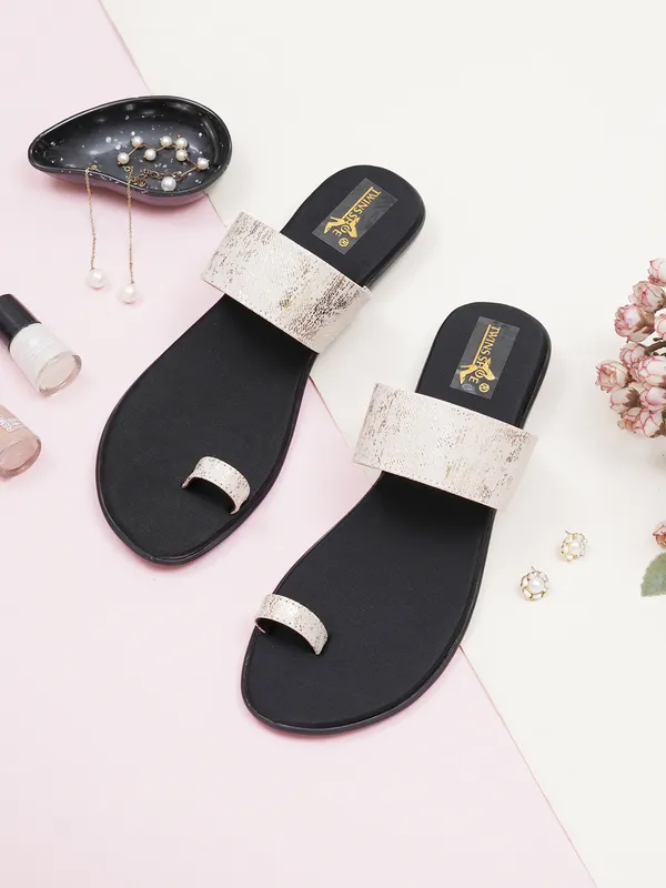 Women_Casual_Flats
