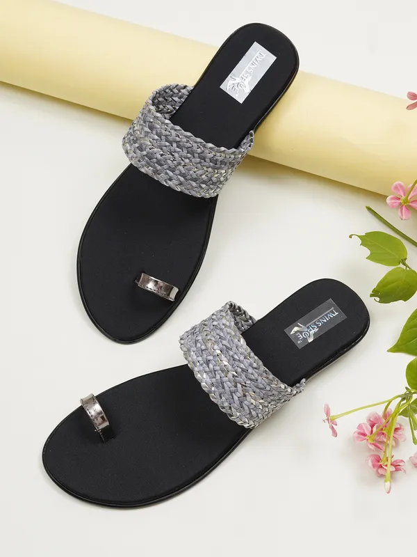 Women's_Embellished_One_toe_Flats