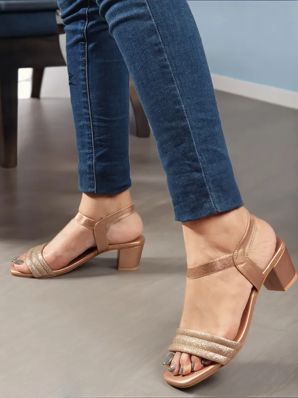 Block_Heel_Sandals_(Antique)