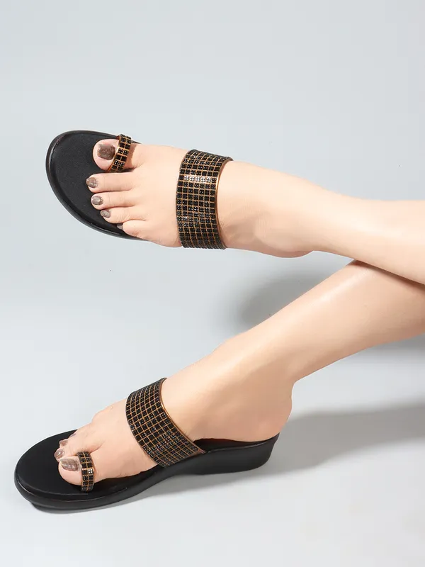 Casual_Wedge_Slippers_(Antique)