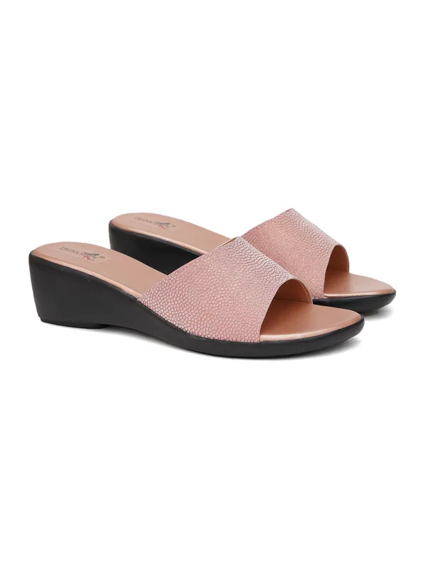 Shining_Strap_Wedge_Heels_(Sultan)