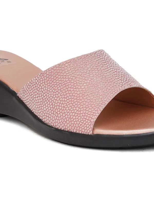 Shining_Strap_Wedge_Heels_(Sultan)