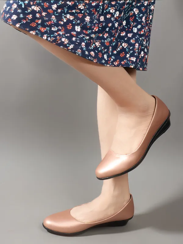 Women_Casual_Stylish_Formal_Bellies_(Rgold)