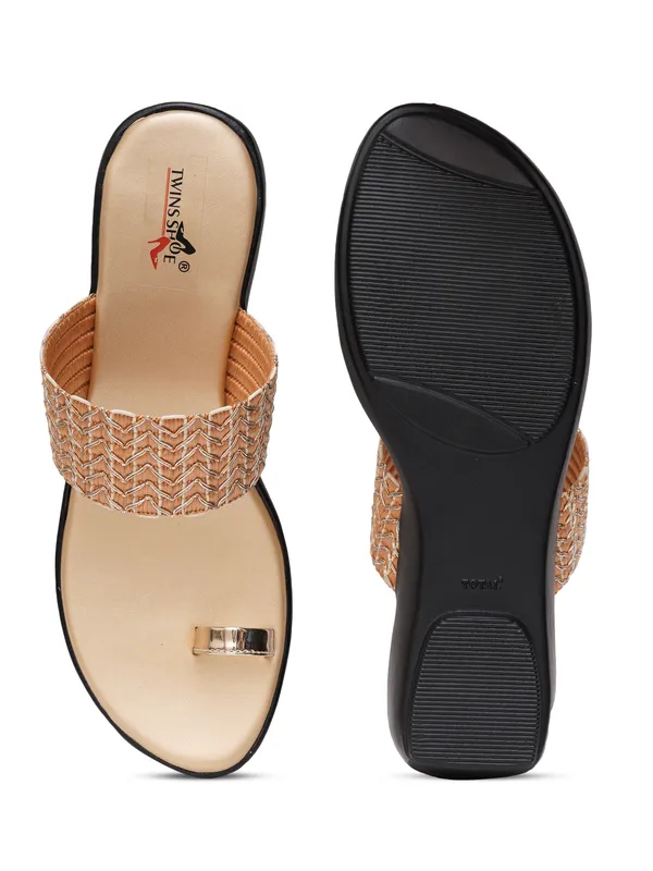 Stylish_Embellished_Ethnic_Angutha_Wedge_Heels_(Gold)