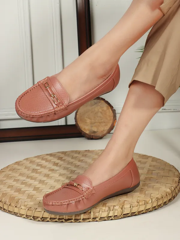Casual_Dailywear_Soft_Buckle_Loafers_(Peach)