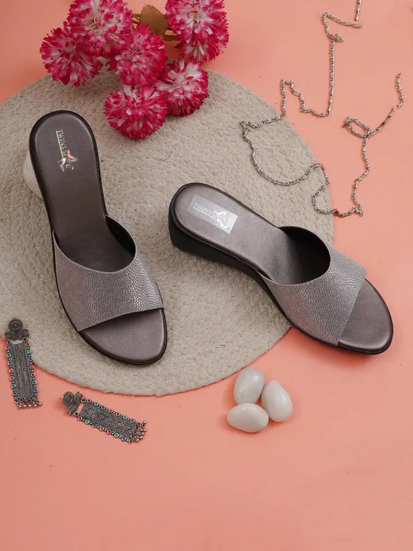 Shining_Strap_Wedge_Heels_(Grey)
