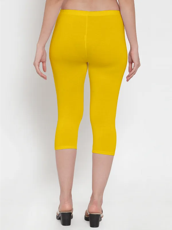 Yellow_Cotton_Lycra_Capri_For_Women