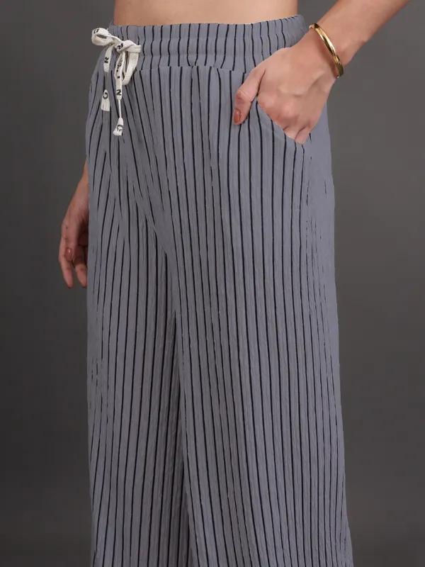 Grey_Popcorn_Crepe_Style_Texture_Palazzo_For_Women