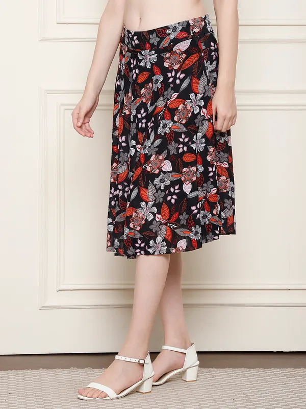 Multi_Color_Polyester_Lycra_Skirt_For_Women