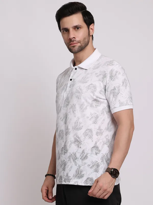 White_Cotton_T-Shirt_For_Men