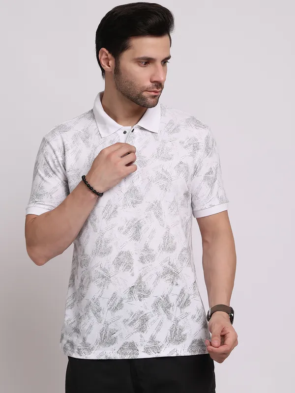 White_Cotton_T-Shirt_For_Men