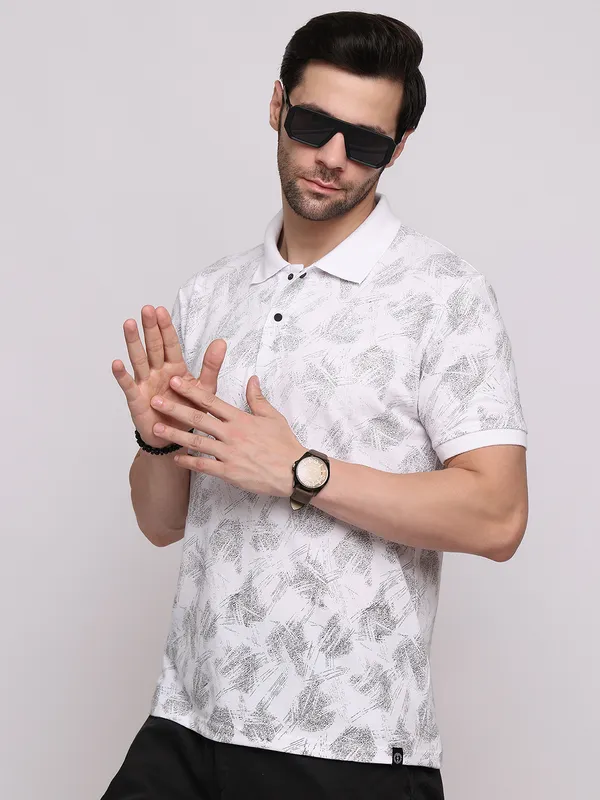 White_Cotton_T-Shirt_For_Men