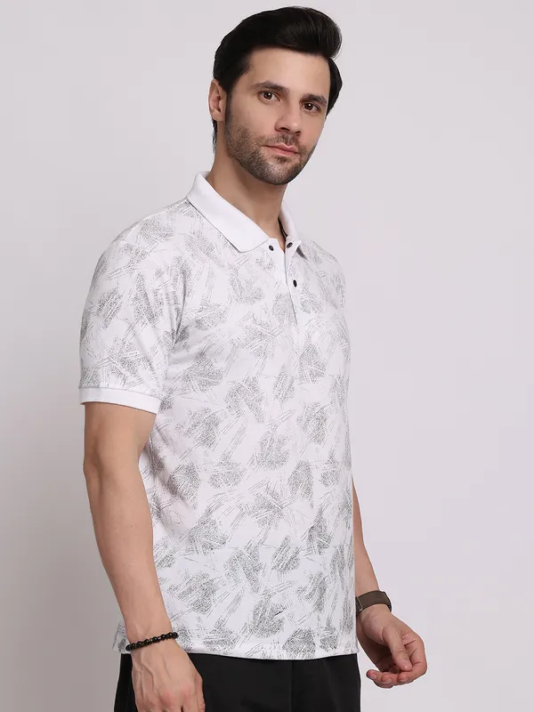 White_Cotton_T-Shirt_For_Men