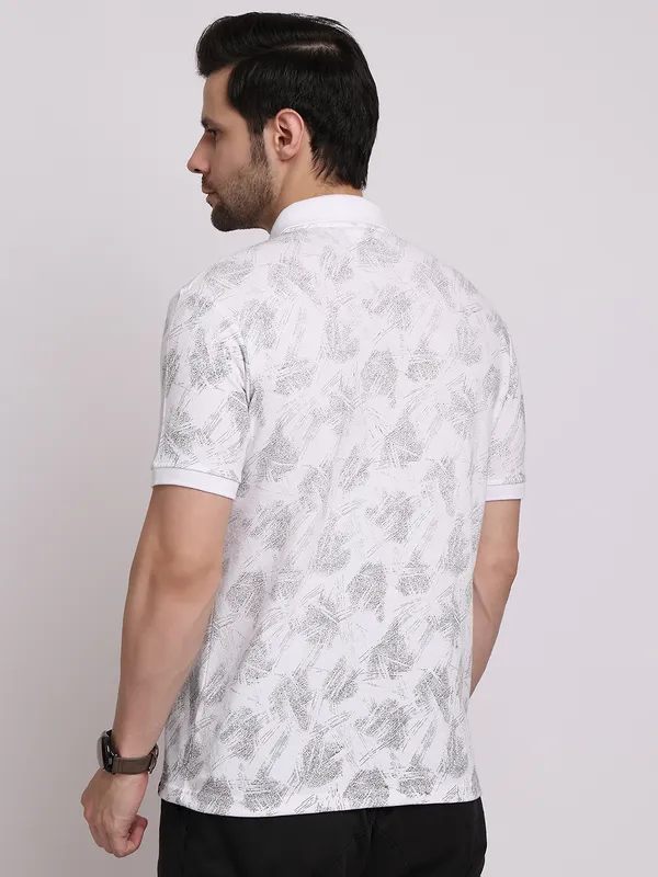 White_Cotton_T-Shirt_For_Men