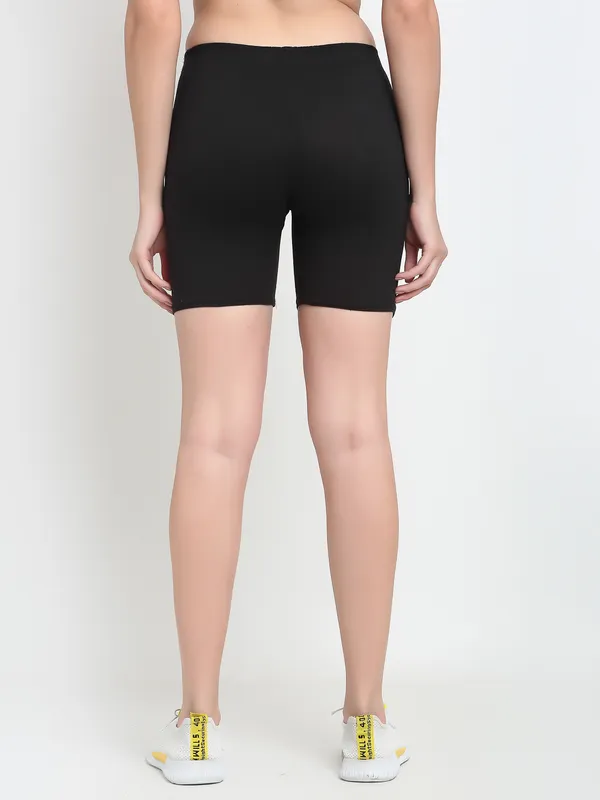 Black_Cotton_Shorts_For_Women