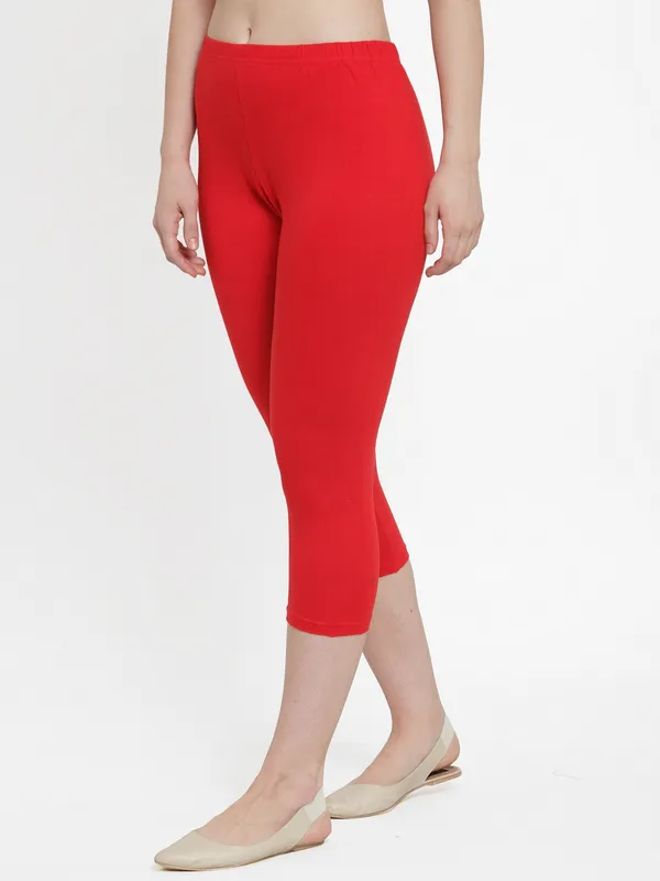 Red_Cotton_Lycra_Capri_For_Women
