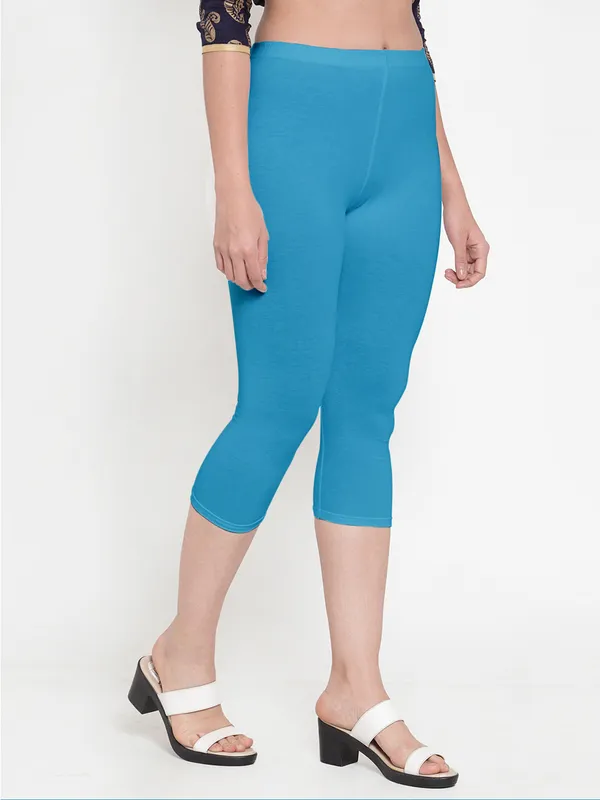 Turquoise_Blue_Cotton_Lycra_Capri_For_Women