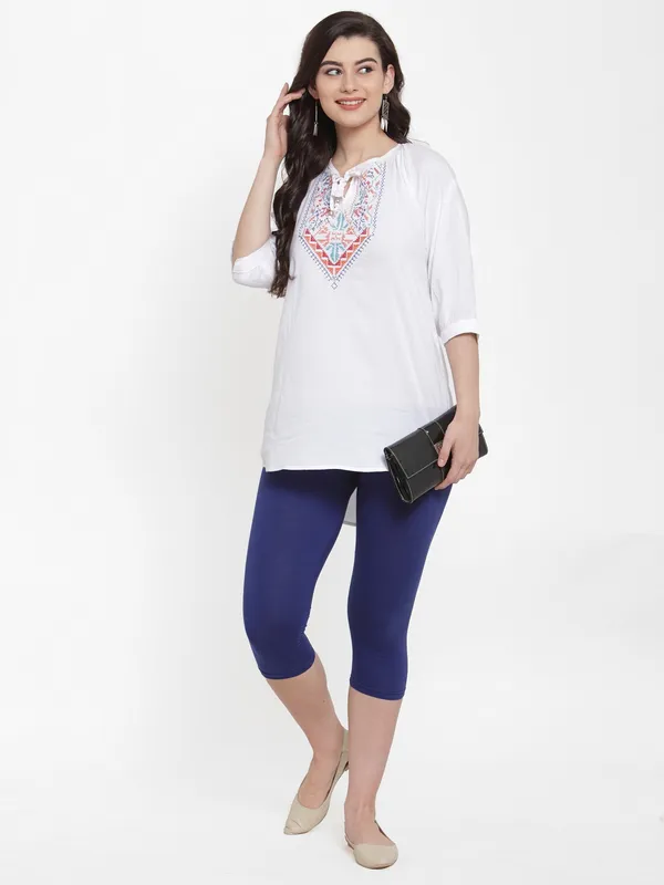 Blue_Cotton_Lycra_Capri_For_Women