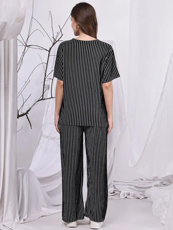 Black_Popcorn_Top_For_Women