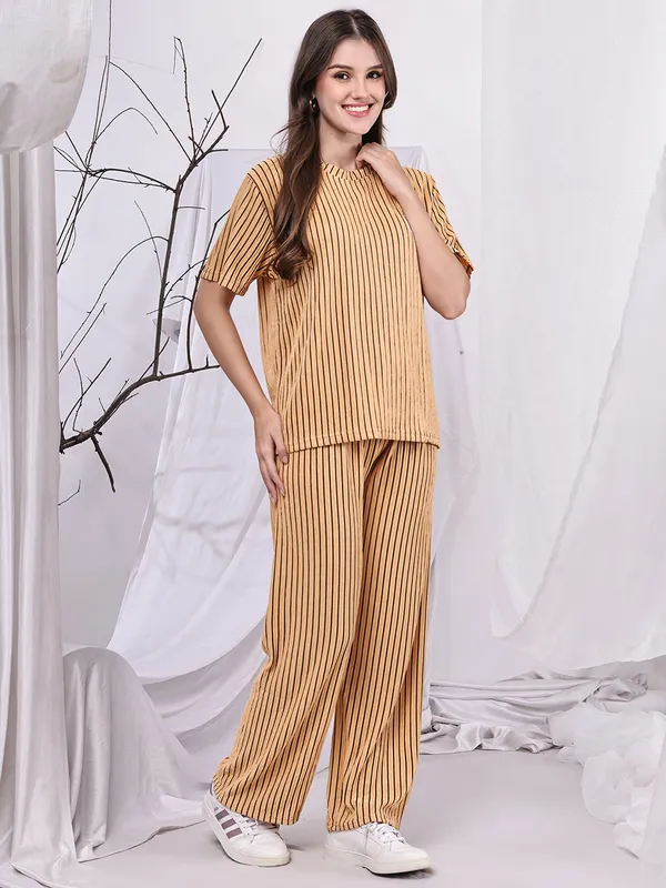 Beige_Popcorn_Top_For_Women