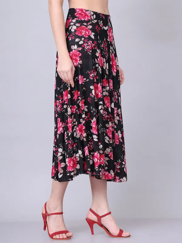 Multi_Color_Polyester_Lycra_Skirt_For_Women