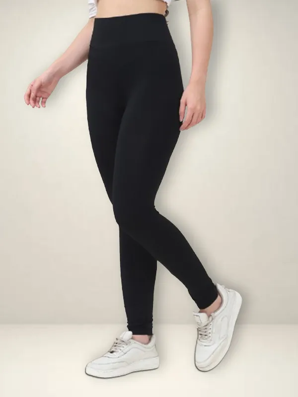 Black_75%_Nylon_&_25%_Spandex_Legging_For_Women