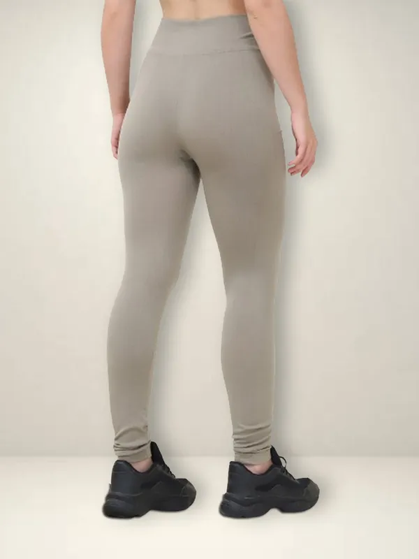 Pista_Green_75%_Nylon_&_25%_Spandex_Legging_For_Women